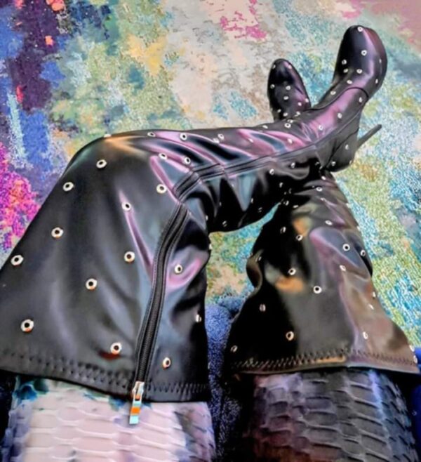 Black hole boots - Image 2