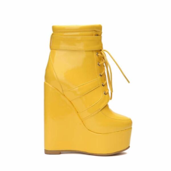 Yellow wedge heel shoe