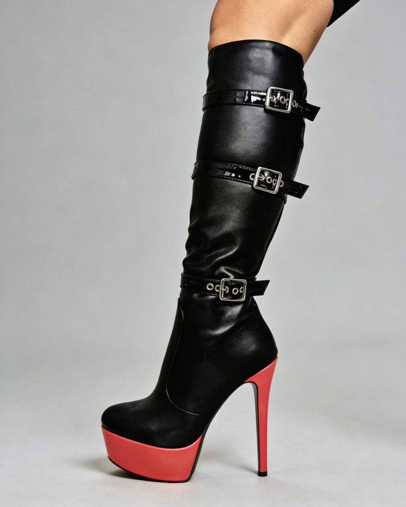 Black strap knew boots