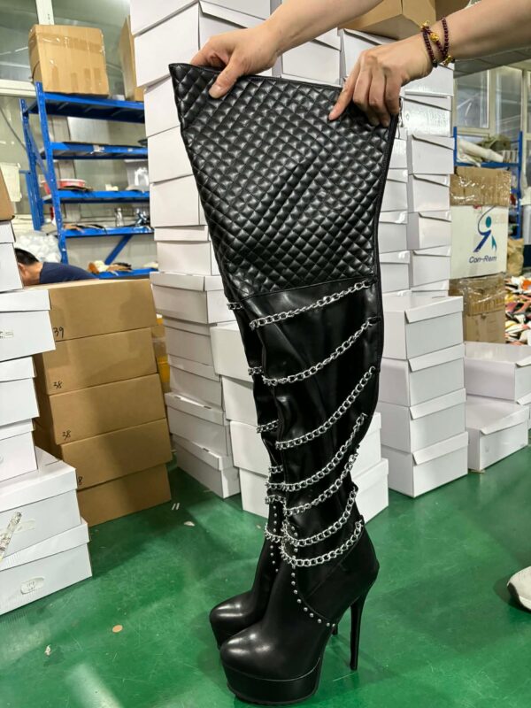 Black exclusive boots